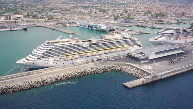 costa diadema at terminal amerigo vespucci 1